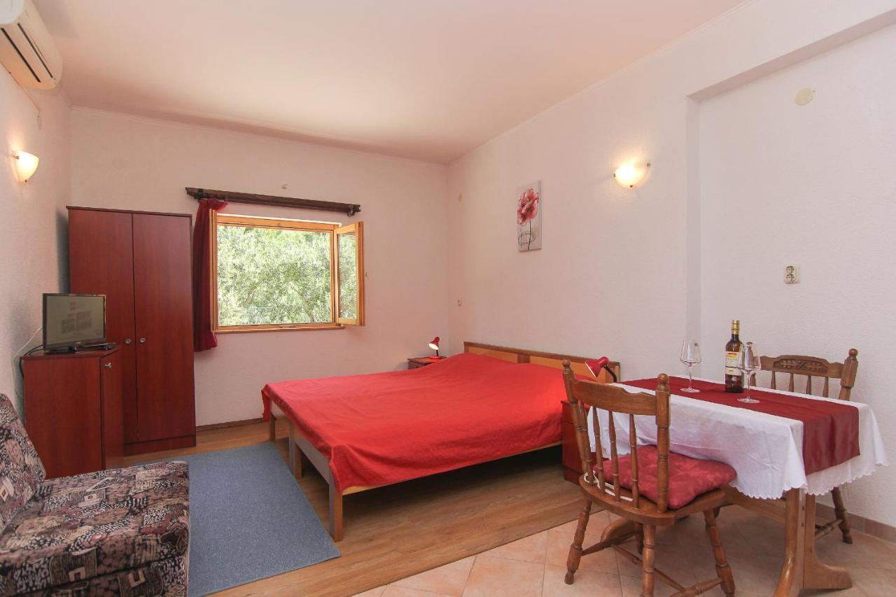 Family Friendly Apartments With A Swimming Pool Baska Voda, Makarska - 12442 Extérieur photo