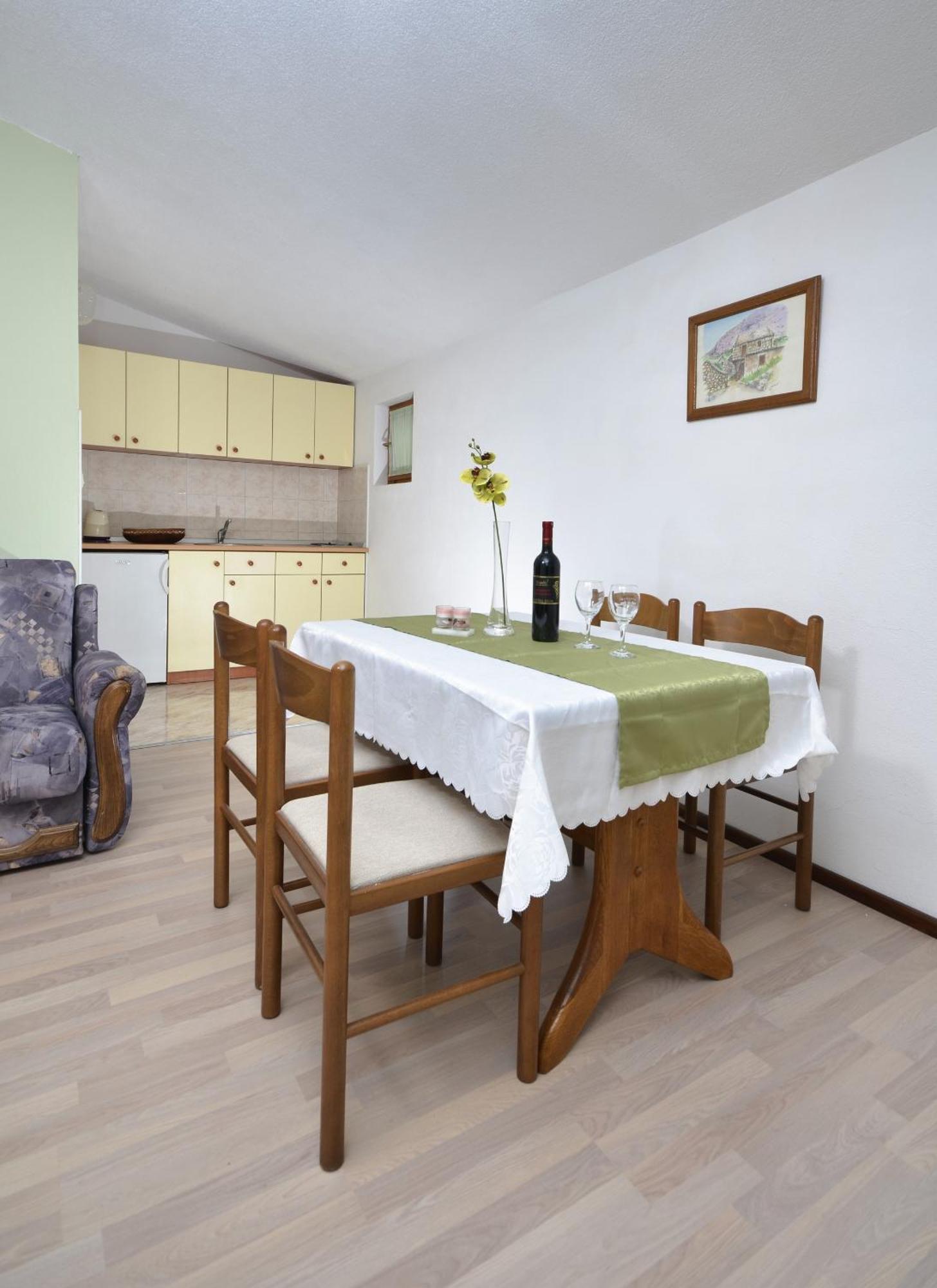 Family Friendly Apartments With A Swimming Pool Baska Voda, Makarska - 12442 Chambre photo