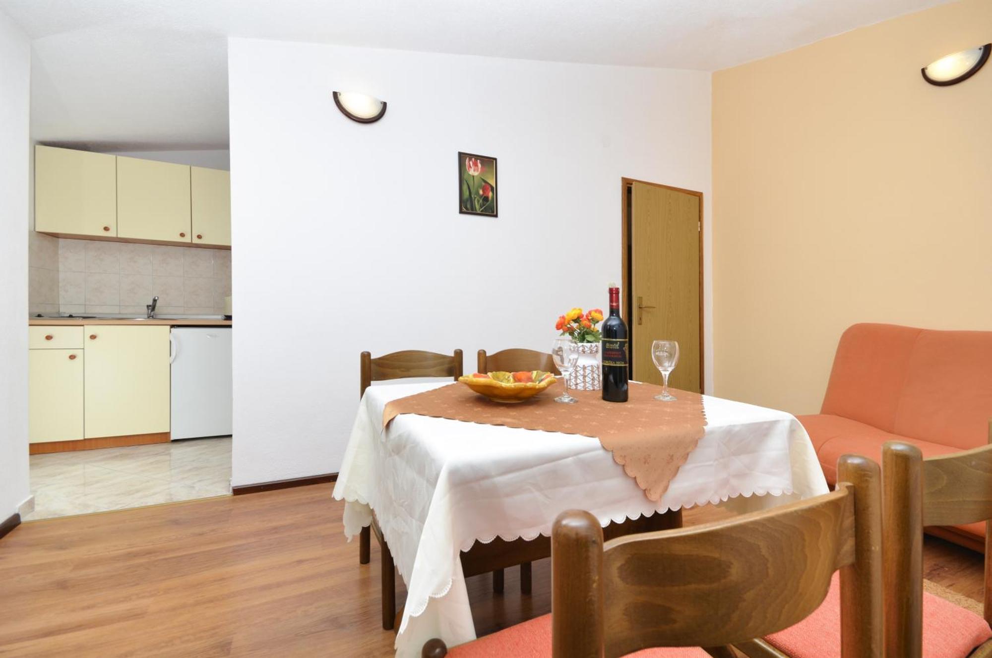 Family Friendly Apartments With A Swimming Pool Baska Voda, Makarska - 12442 Chambre photo