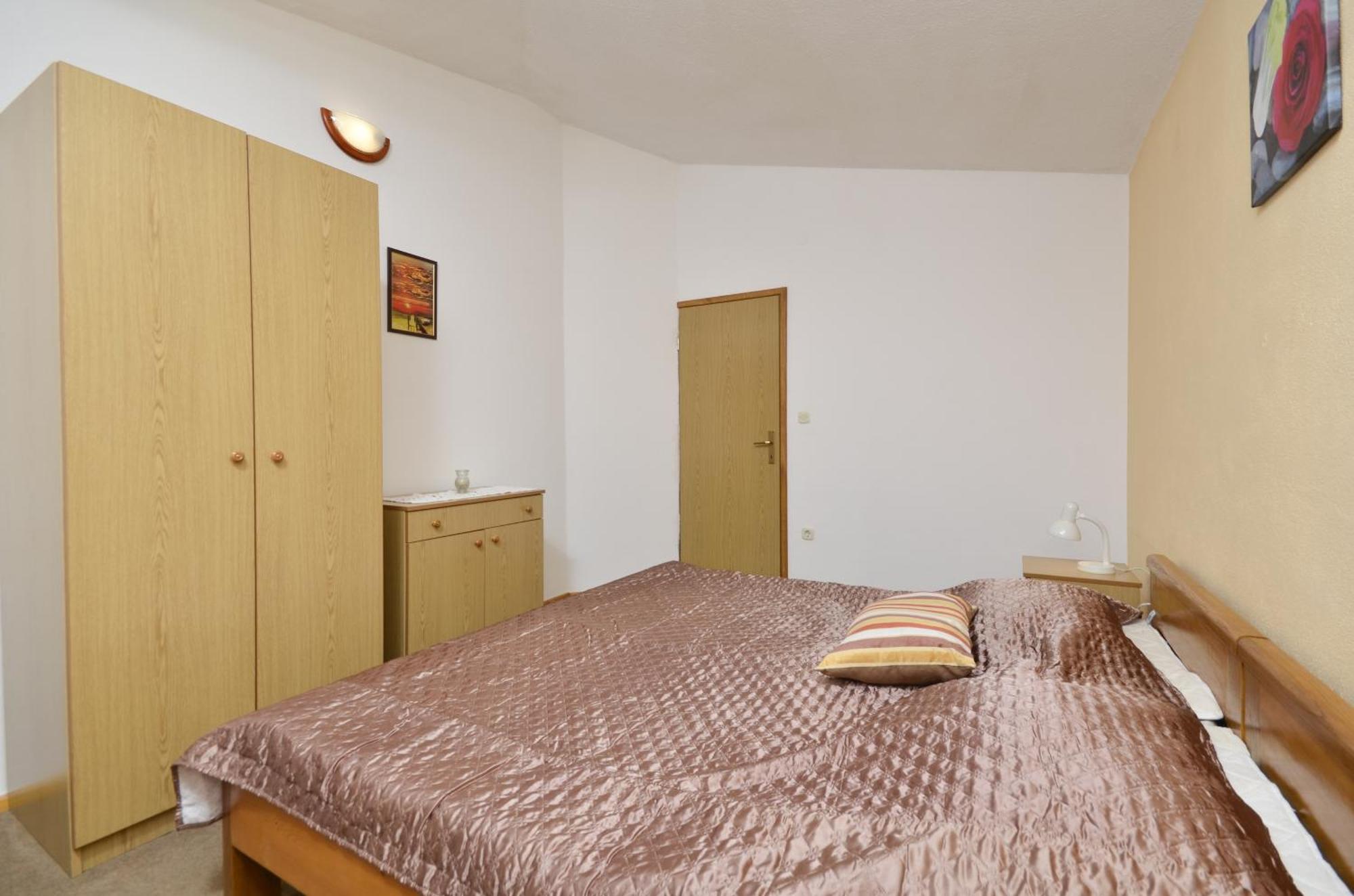 Family Friendly Apartments With A Swimming Pool Baska Voda, Makarska - 12442 Chambre photo